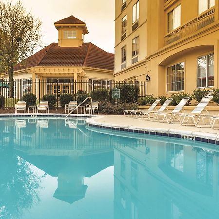 La Quinta By Wyndham Atlanta Ballpark/Galleria Exterior photo